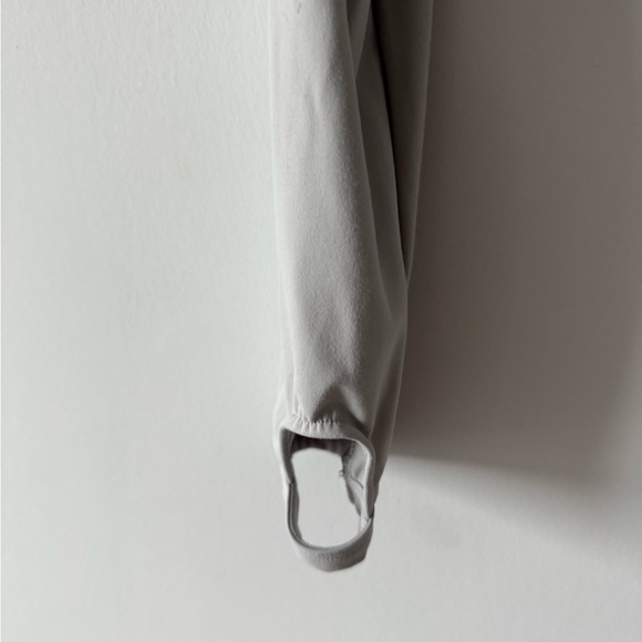 Jed North Padded Workout Top with Thumb Hole - Picture 4 of 6